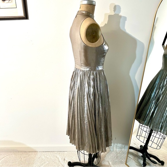 Ann Taylor Metallic Champagne Silver Gold Midi Pleated Mock Neck Dress Sz 4 - Picture 5 of 16